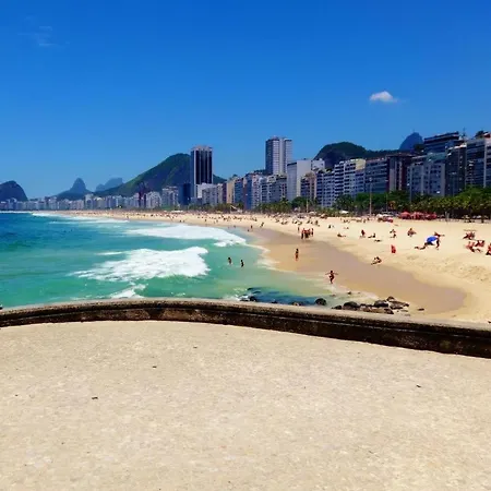 Apartamento Copacabana: Beachfront Modern Retreat with Ocean Views Rio de Janeiro Exterior photo