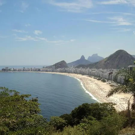 Apartamento Copacabana: Beachfront Modern Retreat with Ocean Views Rio de Janeiro Exterior photo